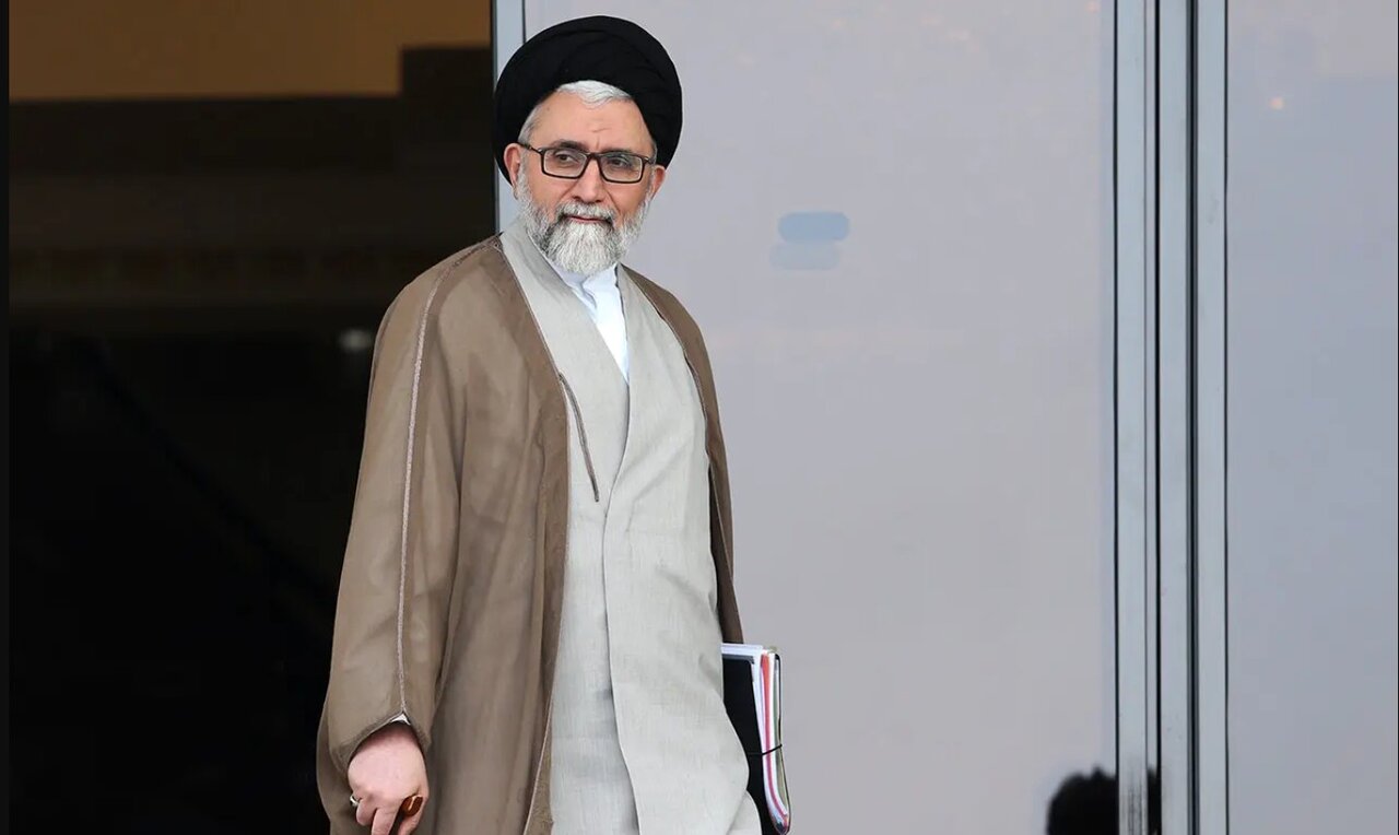 عارف: خون وزیر اطلاعات ضامن اقتدار بیشتر دستگاه‌های اطلاعاتی است