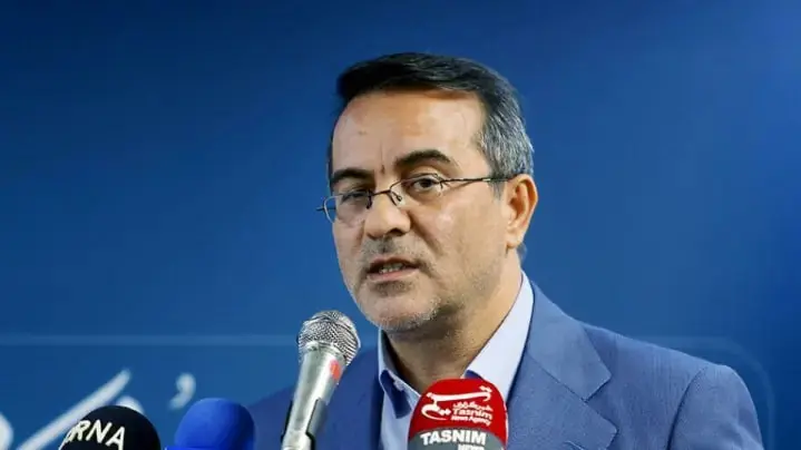 ممنوعیت پوشیدن پیراهن آستین کوتاه در ادارات برداشته شد