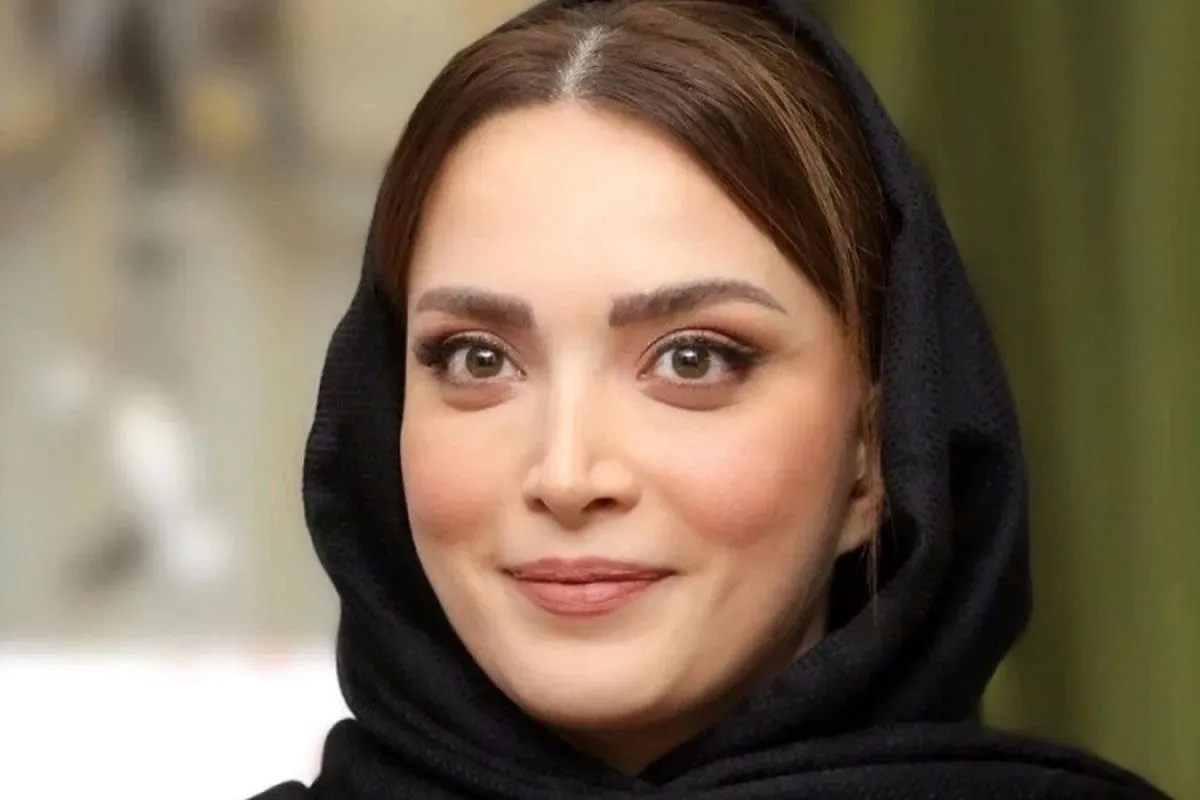 عکس/بهنوش طباطبایی با استایل مجلسی در اکران فیلم