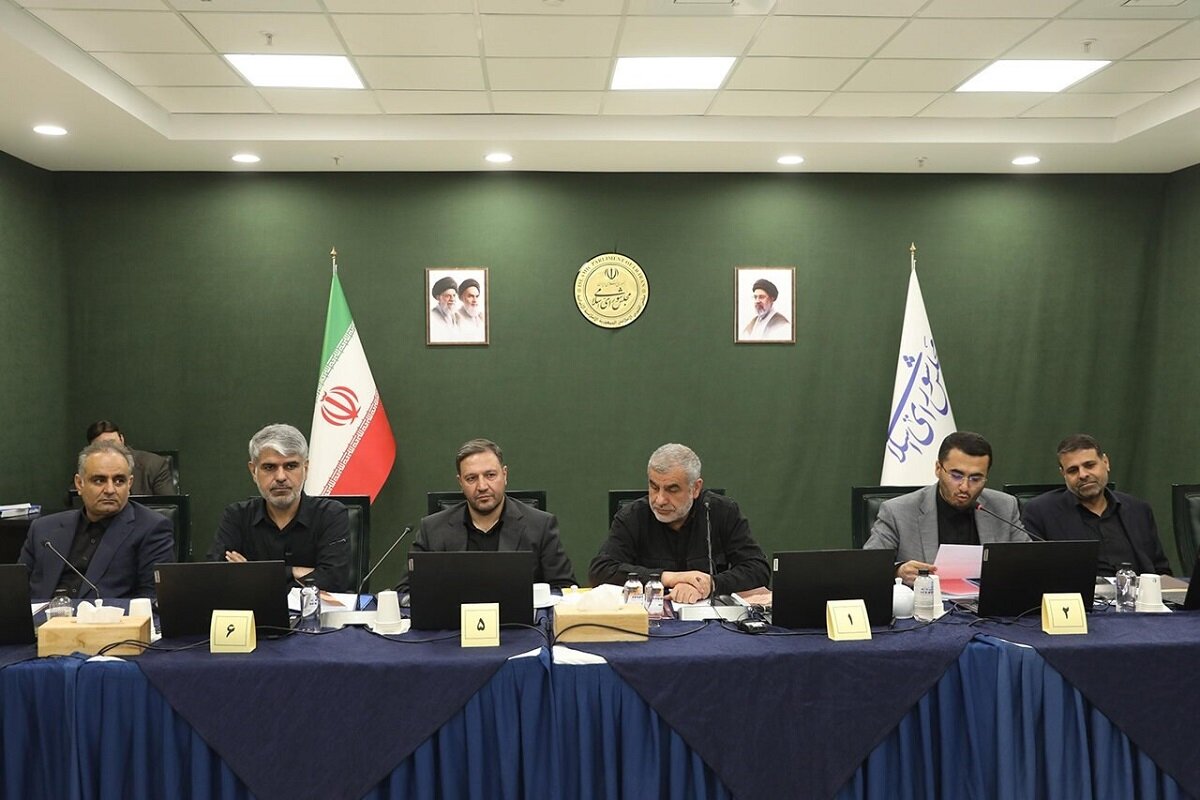 آغاز جلسه علنی مجلس؛ ادامه بررسی طرح مقابله با نفوذ