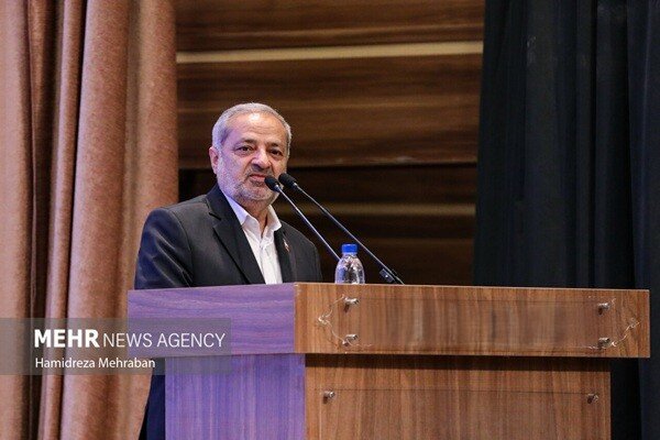 کاظمی: کمبود کتاب درسی در مدارس ناشی از جابه‌جایی دانش‌آموزان است