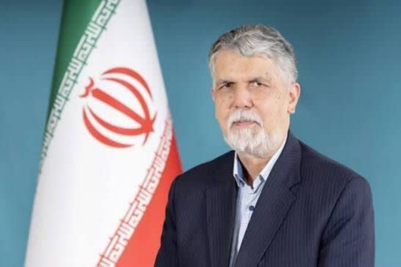 وزیر فرهنگ از نقش بهمن سبز در توسعه زیرساخت‌های سینمایی گفت