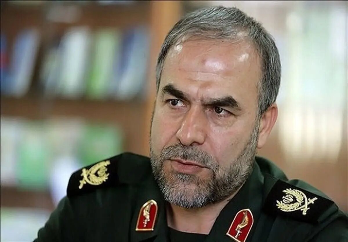 معاون سیاسی سپاه: برخی در داخل دچار خودتحقیری شده‌اند و بزرگی ملت ایران را نمی‌بینند/ برای برخی در داخل، شکست آمریکا تلخ‌تر از خود آمریکایی‌هاست