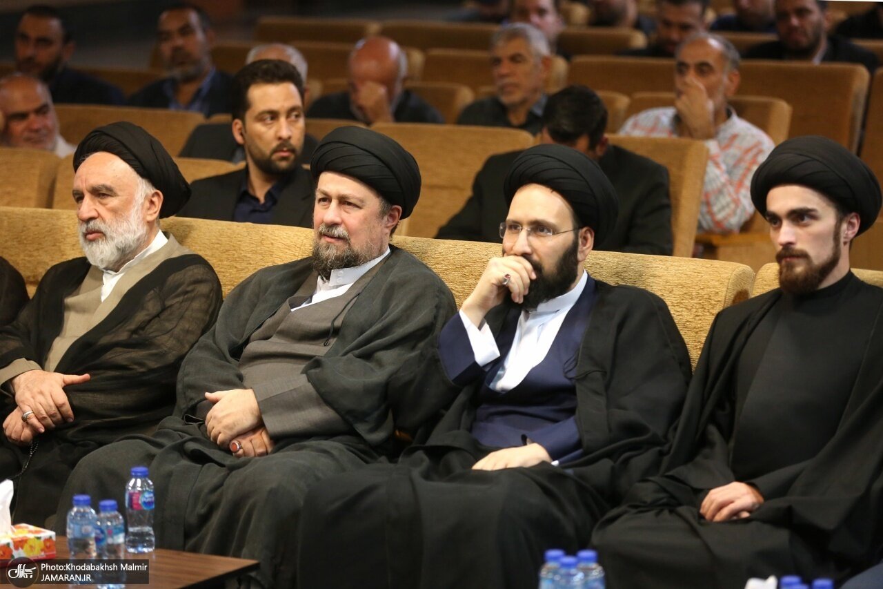 خمینی‌ها در قاب تصویر؛ سیدحسن همراه برادر و پسر
