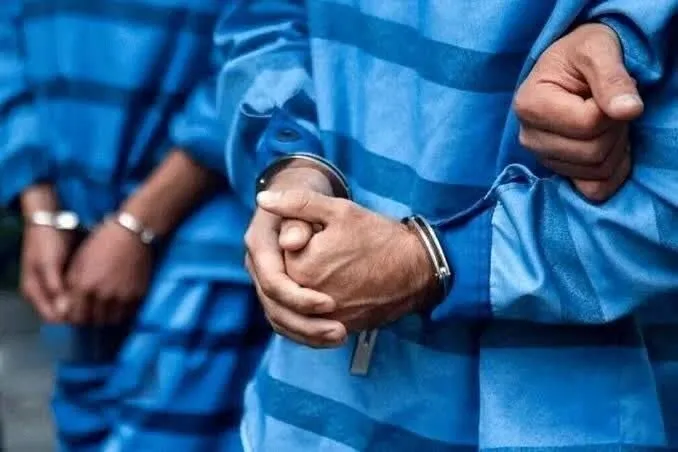 دستگیری سارق با پابند الکترونیکی / شلیک پلیس به اراذل قمه‌کش در مولوی